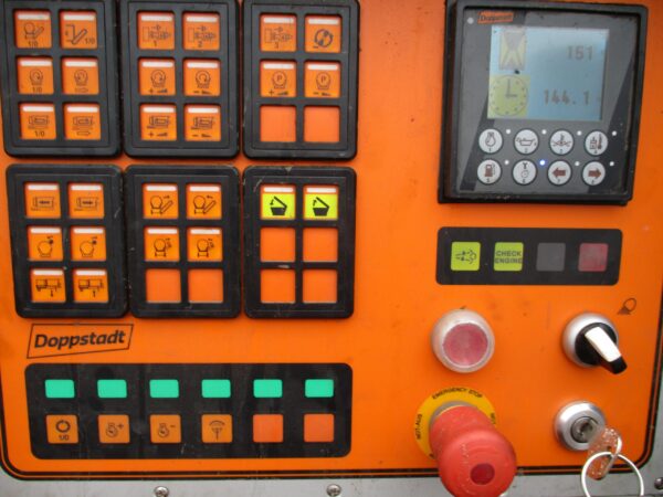 2023 SM-720 Plus Trommel Screen with Remote Tipping Grid - Image 4
